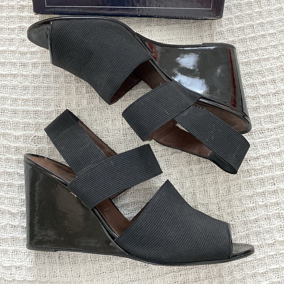 Vintage Luc Berjen Wedge Sandal in Black Patent - Size 7M - Picture 3 of 6